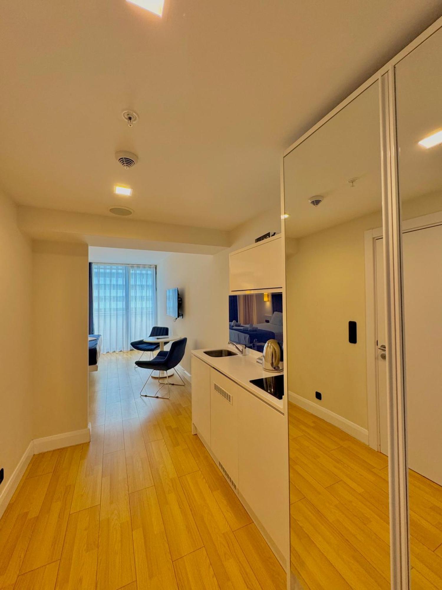Vip Aparthotel Orbi City Sea View Batumi Exterior photo