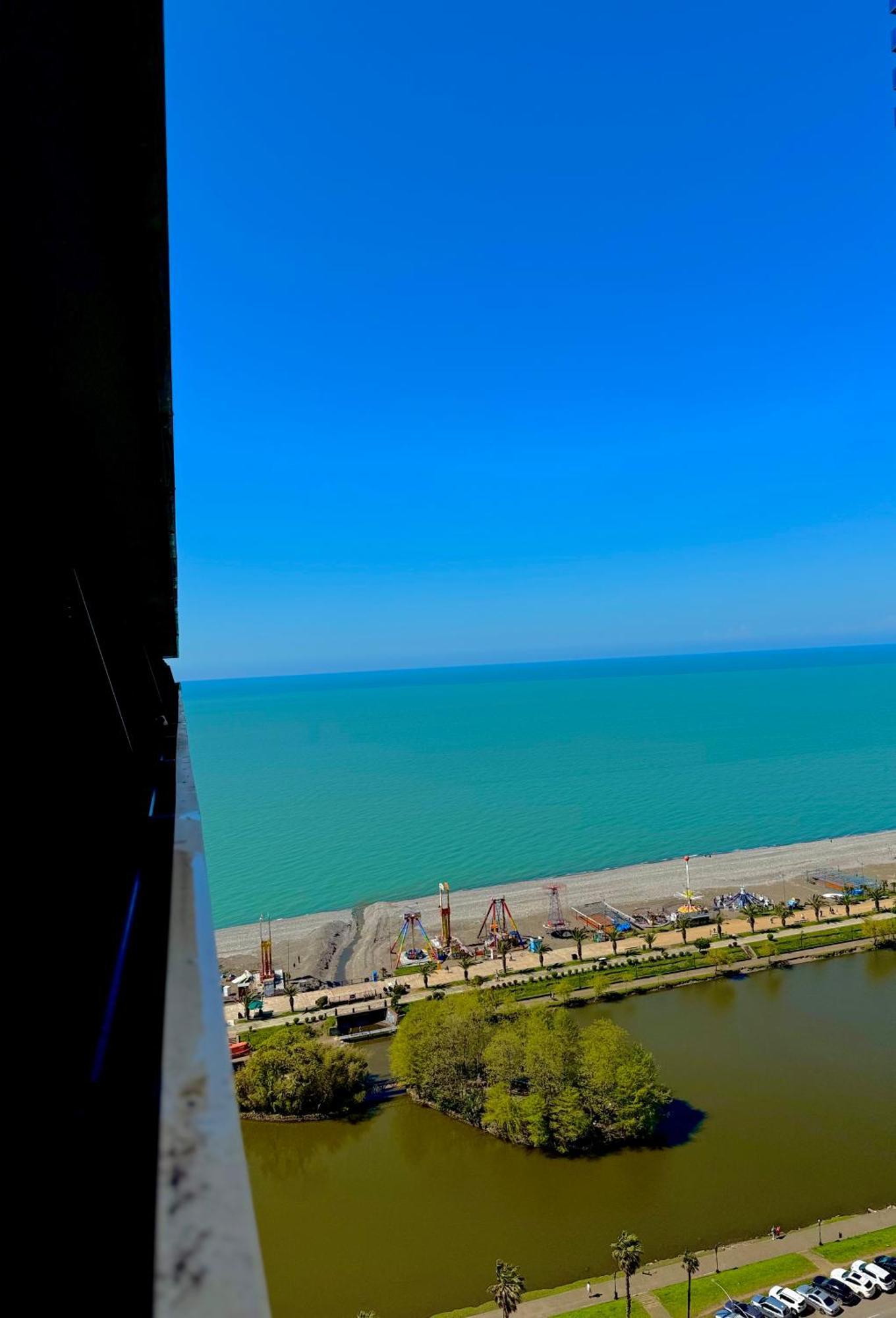 Vip Aparthotel Orbi City Sea View Batumi Exterior photo
